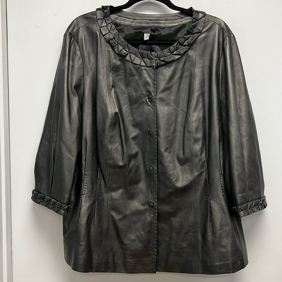 Saks Fifth Avenue Women’s Soft Subtle Lamb Leather 3/4 Sleeve Button/Snap Jacket - Picture 1 of 10